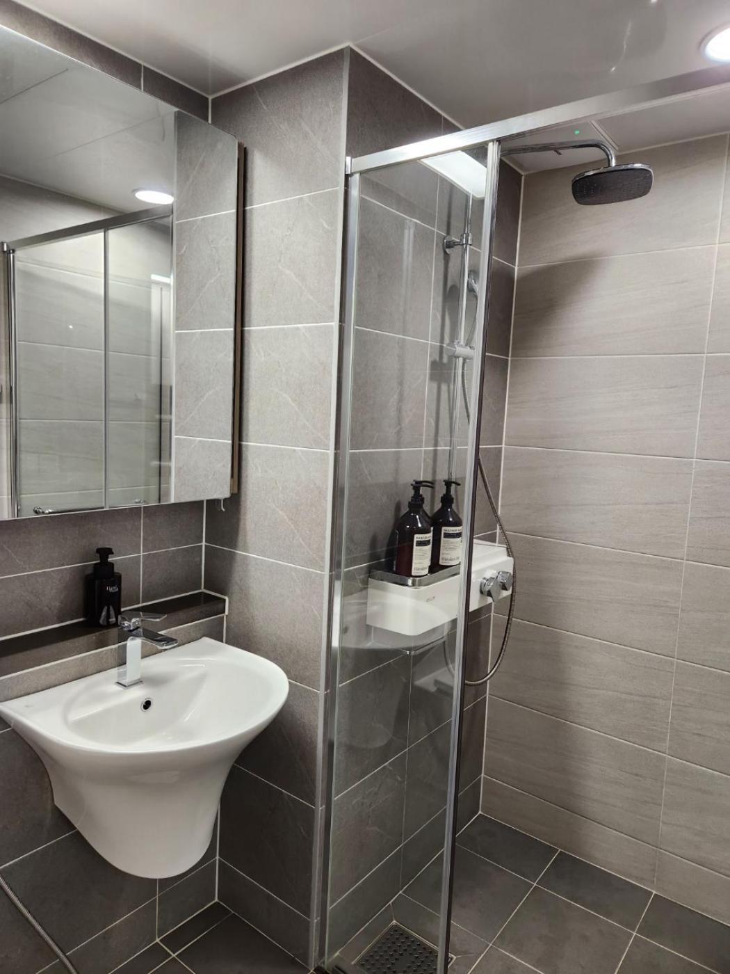 Holiday Apt Gwangan Beach Busan Dış mekan fotoğraf